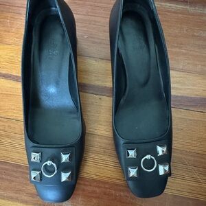 Hermes Danseuse Black Leather Low Pumps. Collier de Chien, size 38 1/2. EUC
